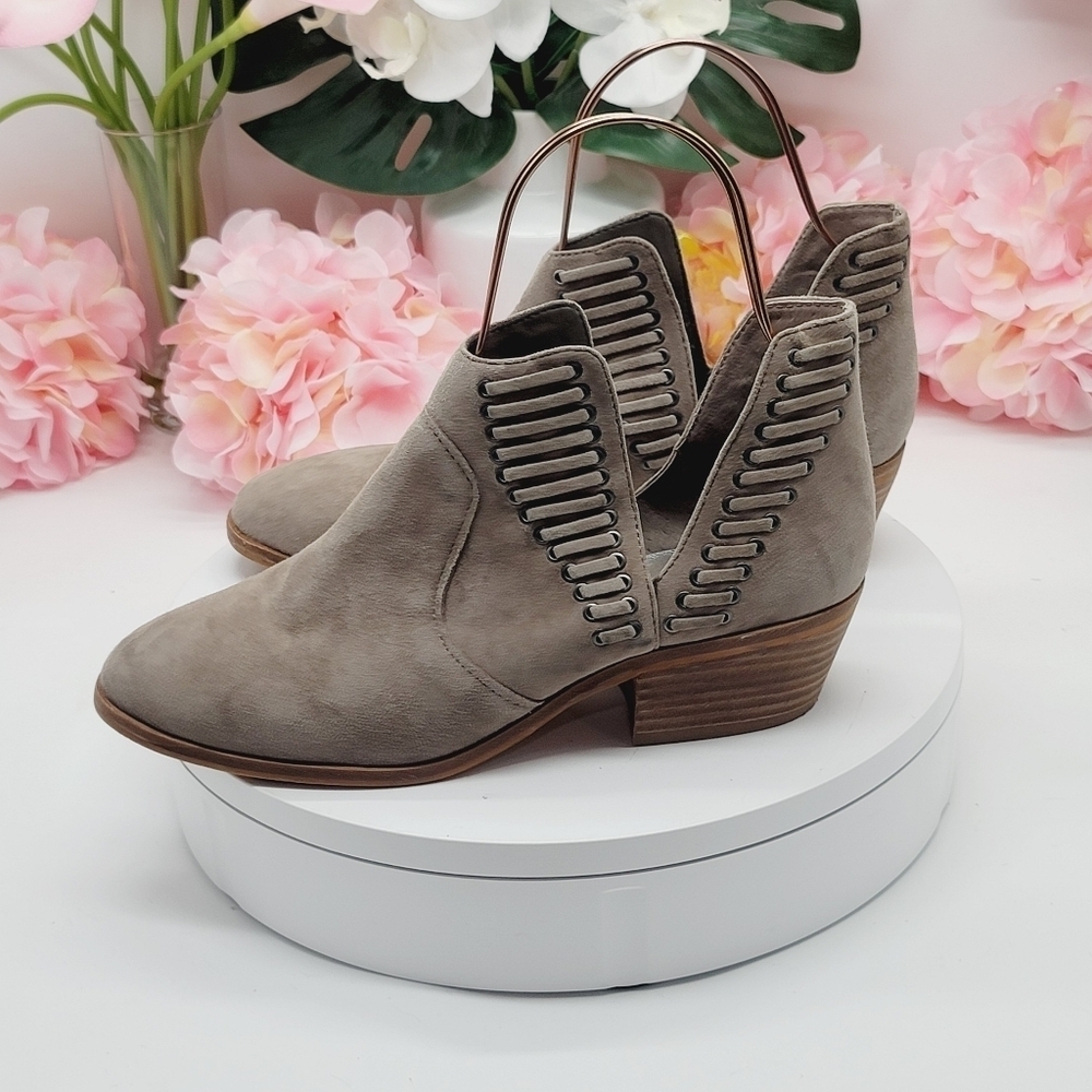 Vince Camuto Pavista Booties Size 8.5 NEW $149